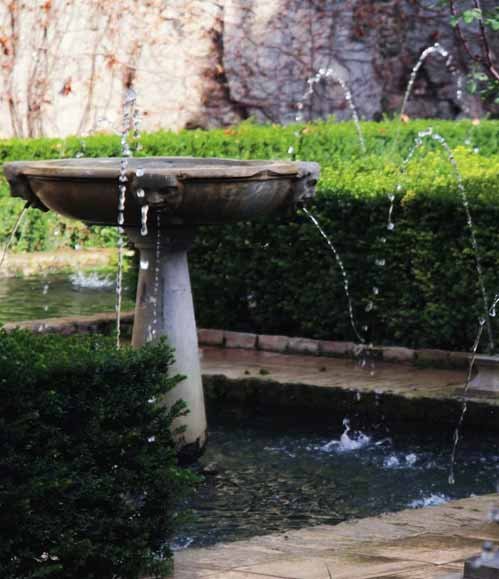 Fuente echando agua